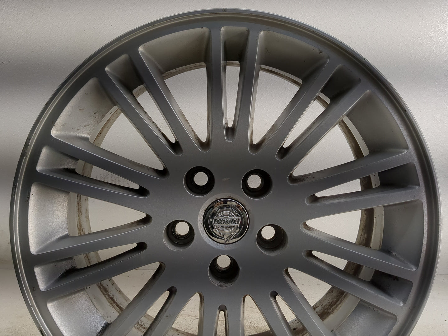2008-2010 Chrysler 300 Oem Wheel Rim 1308086 - Oemusedautoparts1.com