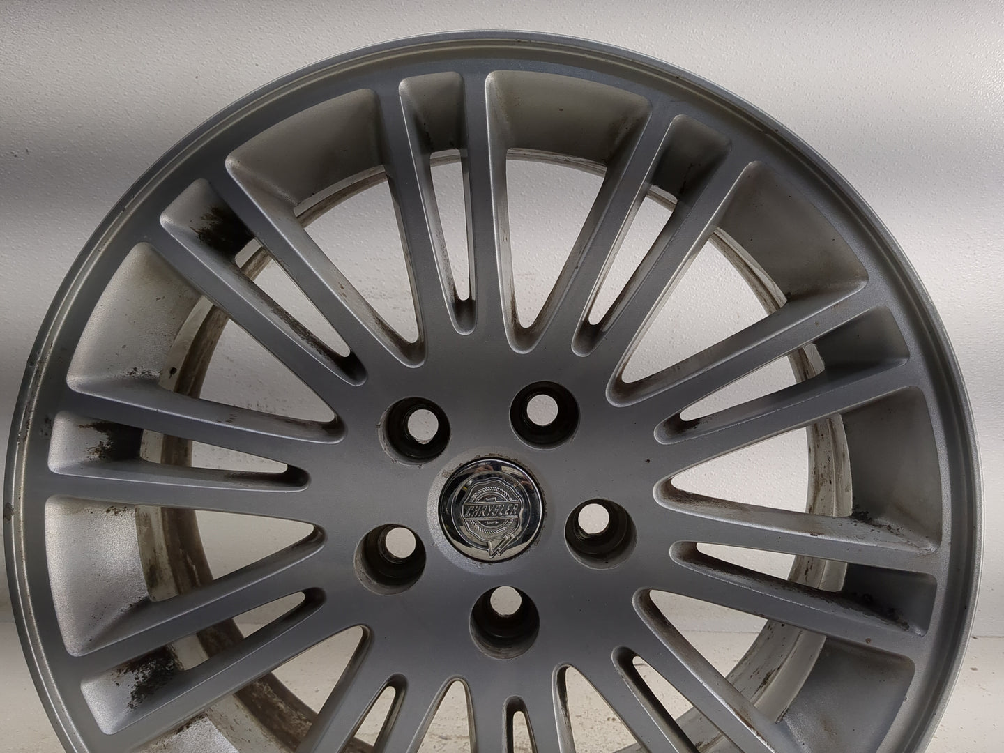 2008-2010 Chrysler 300 Oem Wheel Rim 1308087 - Oemusedautoparts1.com
