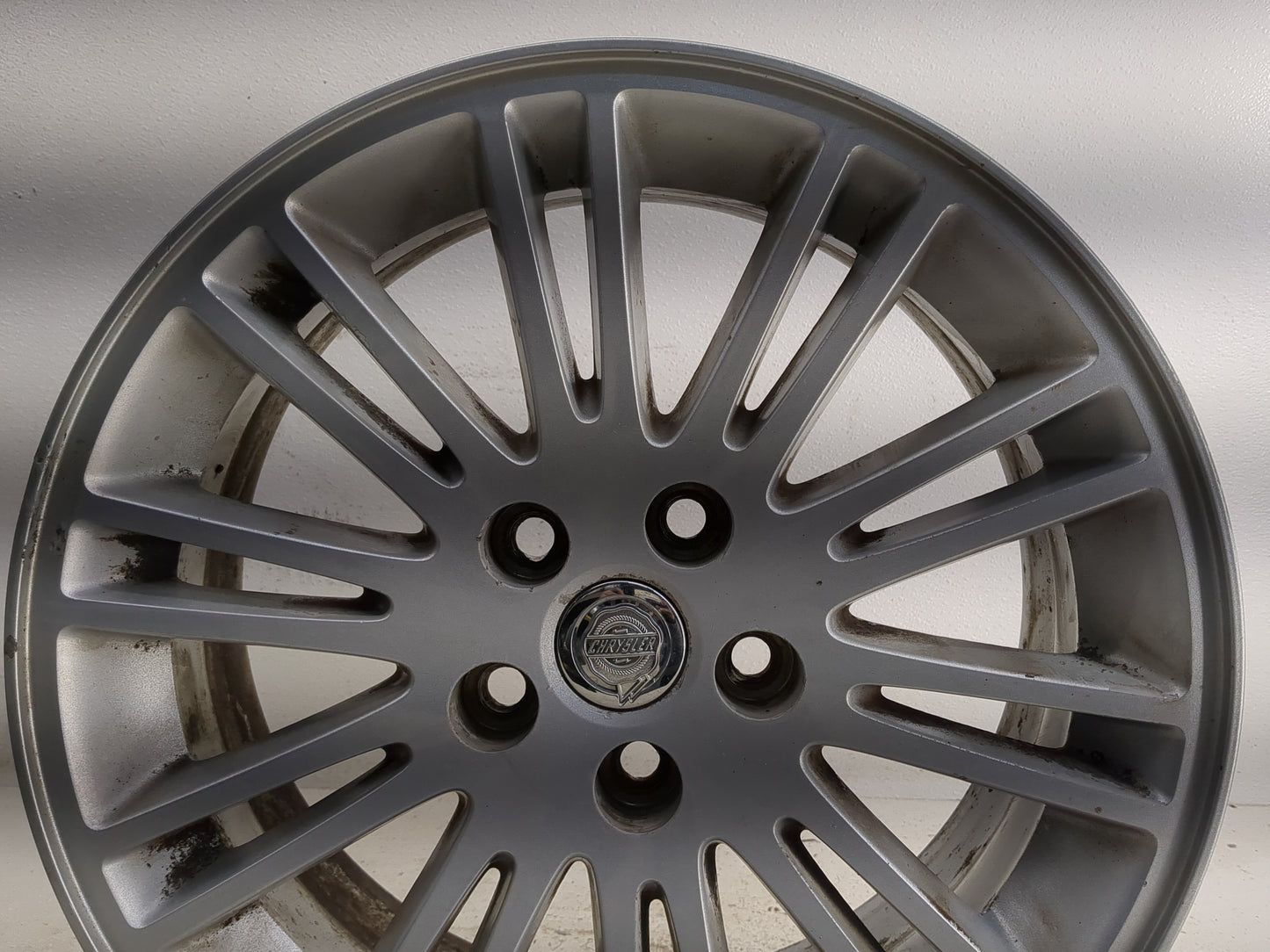 2008-2010 Chrysler 300 Oem Wheel Rim 1308087 - Oemusedautoparts1.com