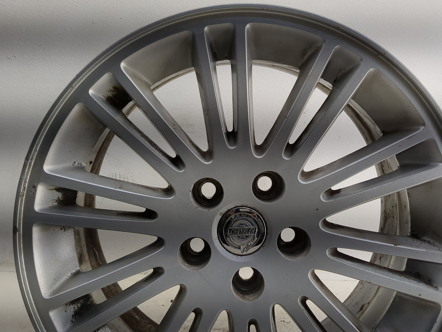 2008-2010 Chrysler 300 Oem Wheel Rim 1308087 - Oemusedautoparts1.com