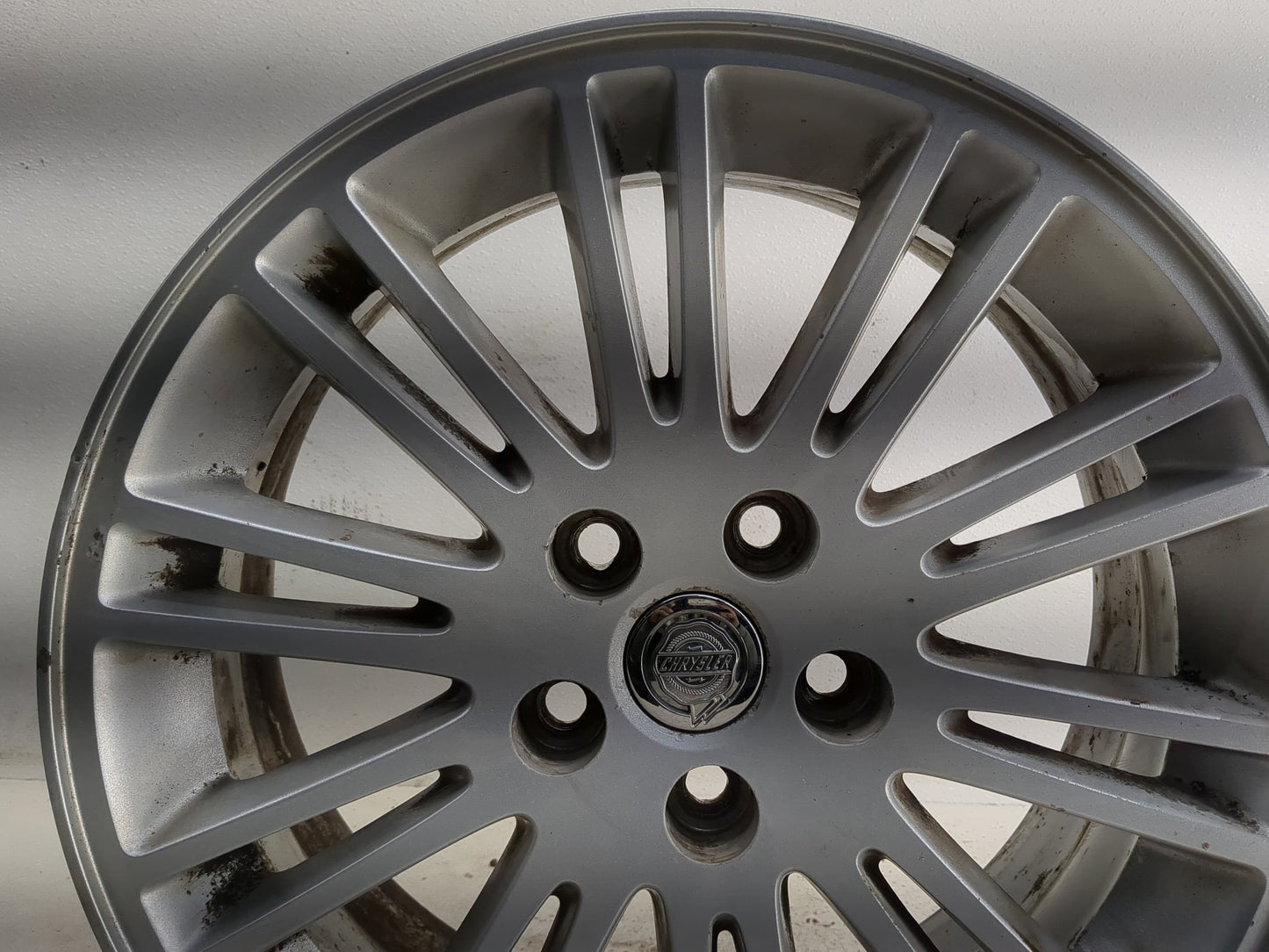 2008-2010 Chrysler 300 Oem Wheel Rim 1308087 - Oemusedautoparts1.com