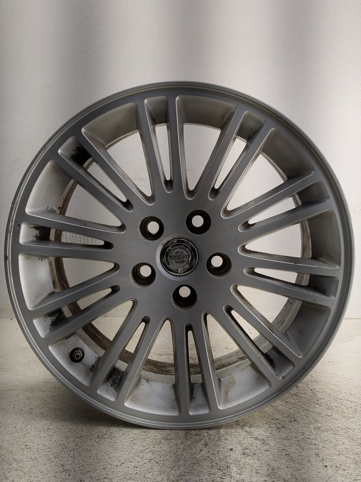 2008-2010 Chrysler 300 Oem Wheel Rim 1308087 - Oemusedautoparts1.com