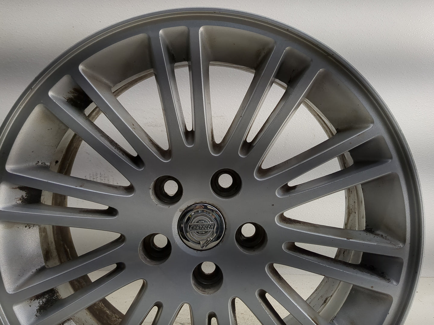 2008-2010 Chrysler 300 Oem Wheel Rim 1308087 - Oemusedautoparts1.com