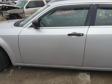 2005-2010 Chrysler 300 Driver Front Door Oem - Oemusedautoparts1.com