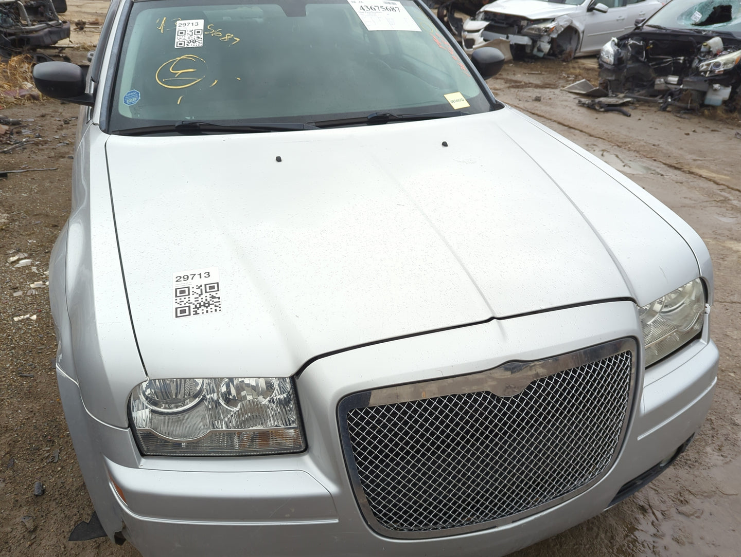 2005-2010 Chrysler 300 Hood Oem 1309637 - Oemusedautoparts1.com