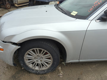 2005-2010 Chrysler 300 Driver Fender - Oemusedautoparts1.com