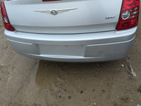 2005-2010 Chrysler 300 Rear Bumper Assembly Oem 1309686 - Oemusedautoparts1.com