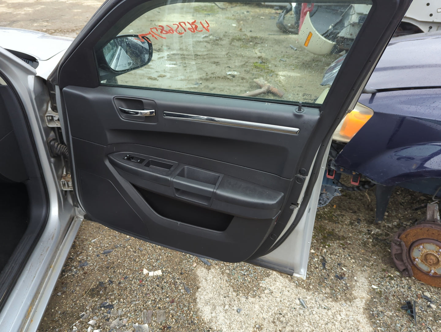 2009 Chrysler 300 Front Right Passenger Interior Door Panel Trim - Oemusedautoparts1.com