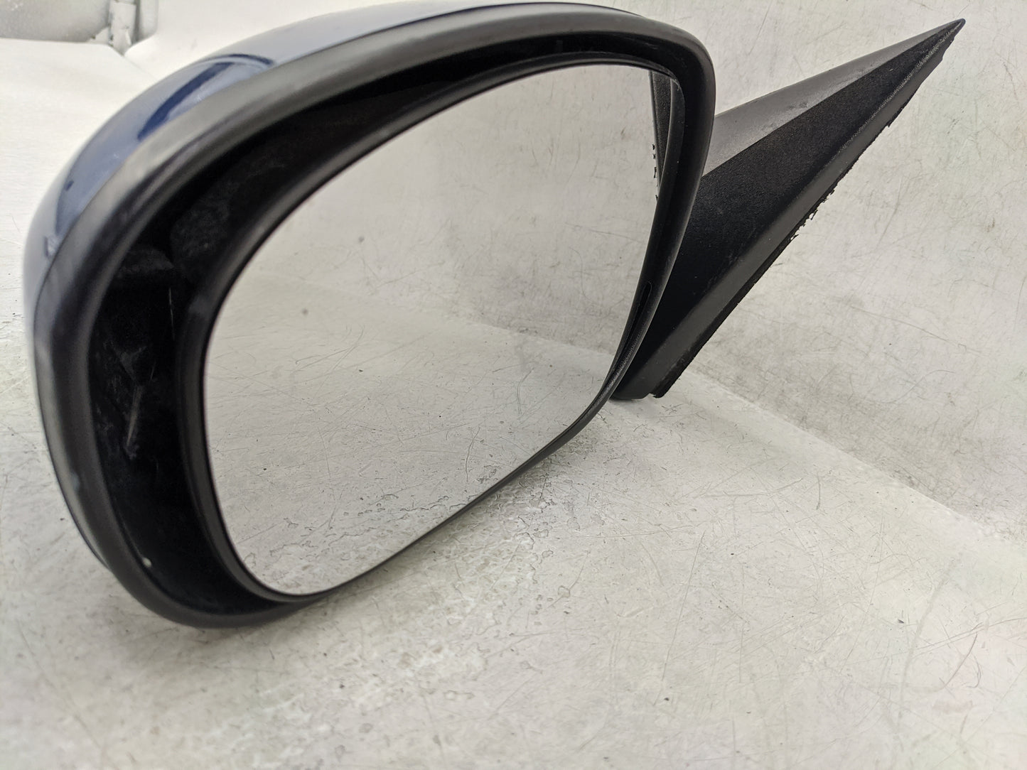2006-2010 Chrysler 300 Driver Side View Mirror - Left Door Mirror OEM Used - Oemusedautoparts1.com