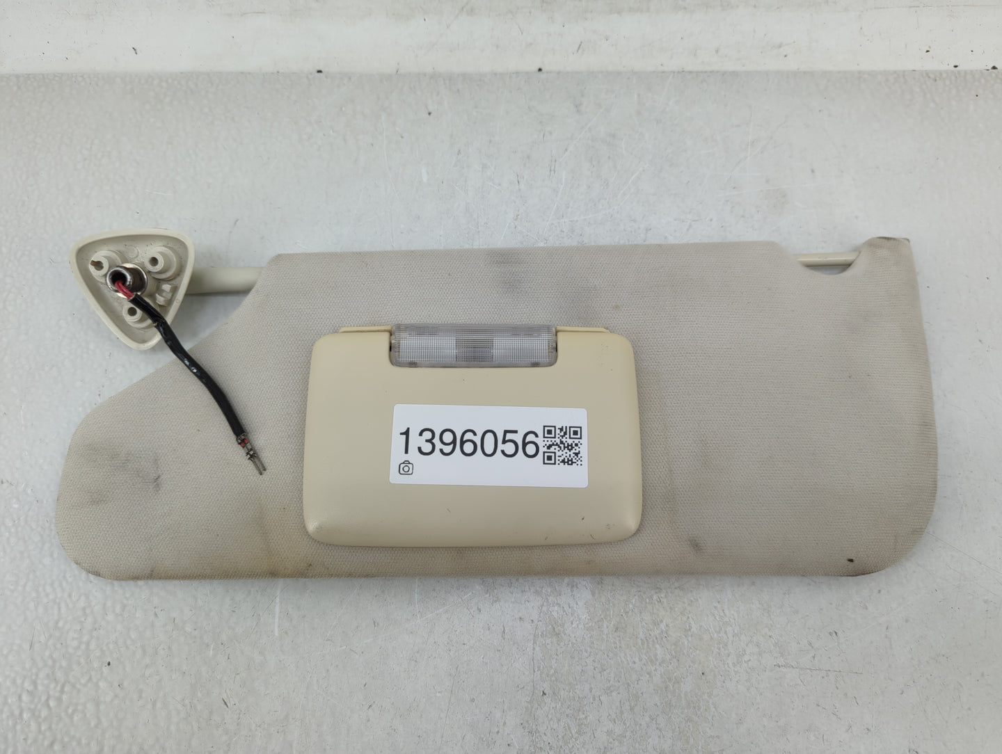2008-2010 Chrysler 300 Sun Visor Shade Replacement Driver Left Mirror Fits Fits 2008 2009 2010 OEM Used Auto Parts - Oemused