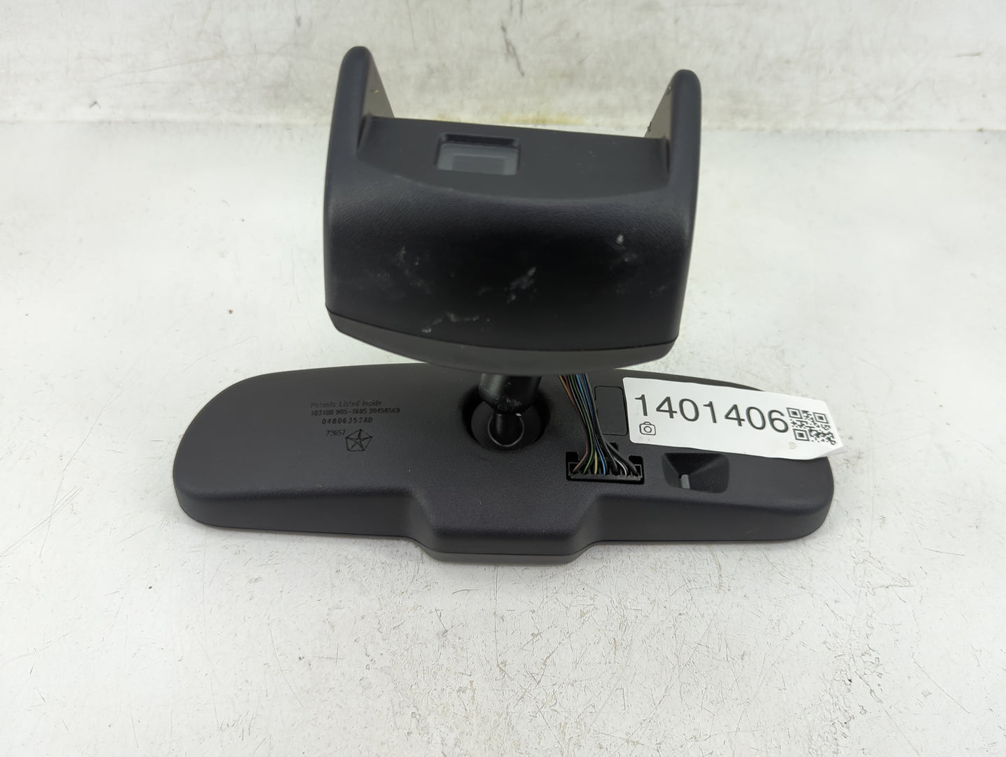 2009 Chrysler 300 Interior Rear View Mirror Replacement OEM P/N:04806352AD Fits OEM Used Auto Parts - Oemusedautoparts1.com
