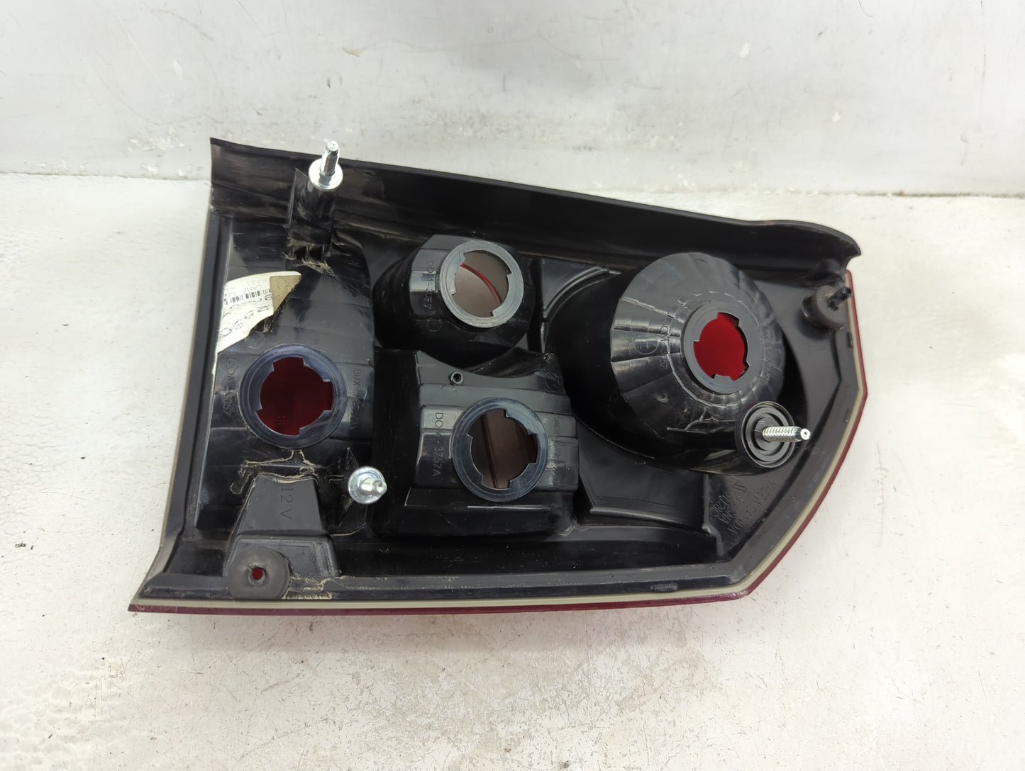 2009 Chrysler 300 Tail Light Assembly Driver Left OEM P/N:DOM-3057 Fits OEM Used Auto Parts - Oemusedautoparts1.com