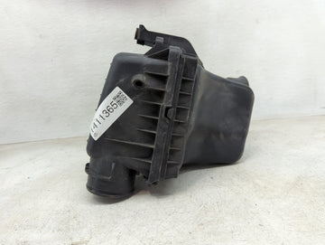 2005-2010 Chrysler 300 Air Cleaner Intake-duct Hose Tube - Oemusedautoparts1.com