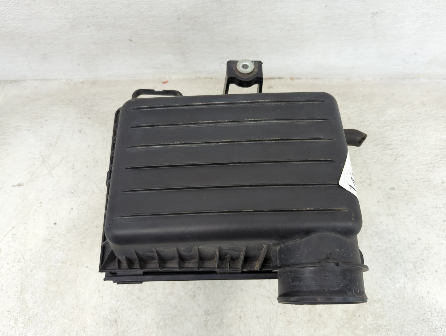 2005-2010 Chrysler 300 Air Cleaner Intake-duct Hose Tube 1411365 - Oemusedautoparts1.com