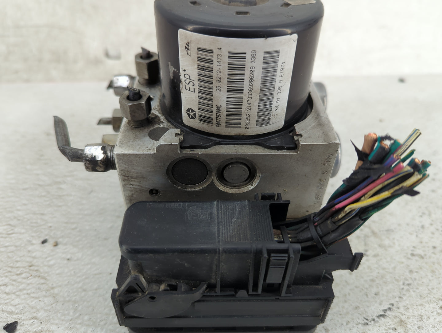 2009-2010 Chrysler 300 ABS Pump Control Module Replacement P/N:P04779700AC Fits Fits 2008 2009 2010 OEM Used Auto Parts - Oe