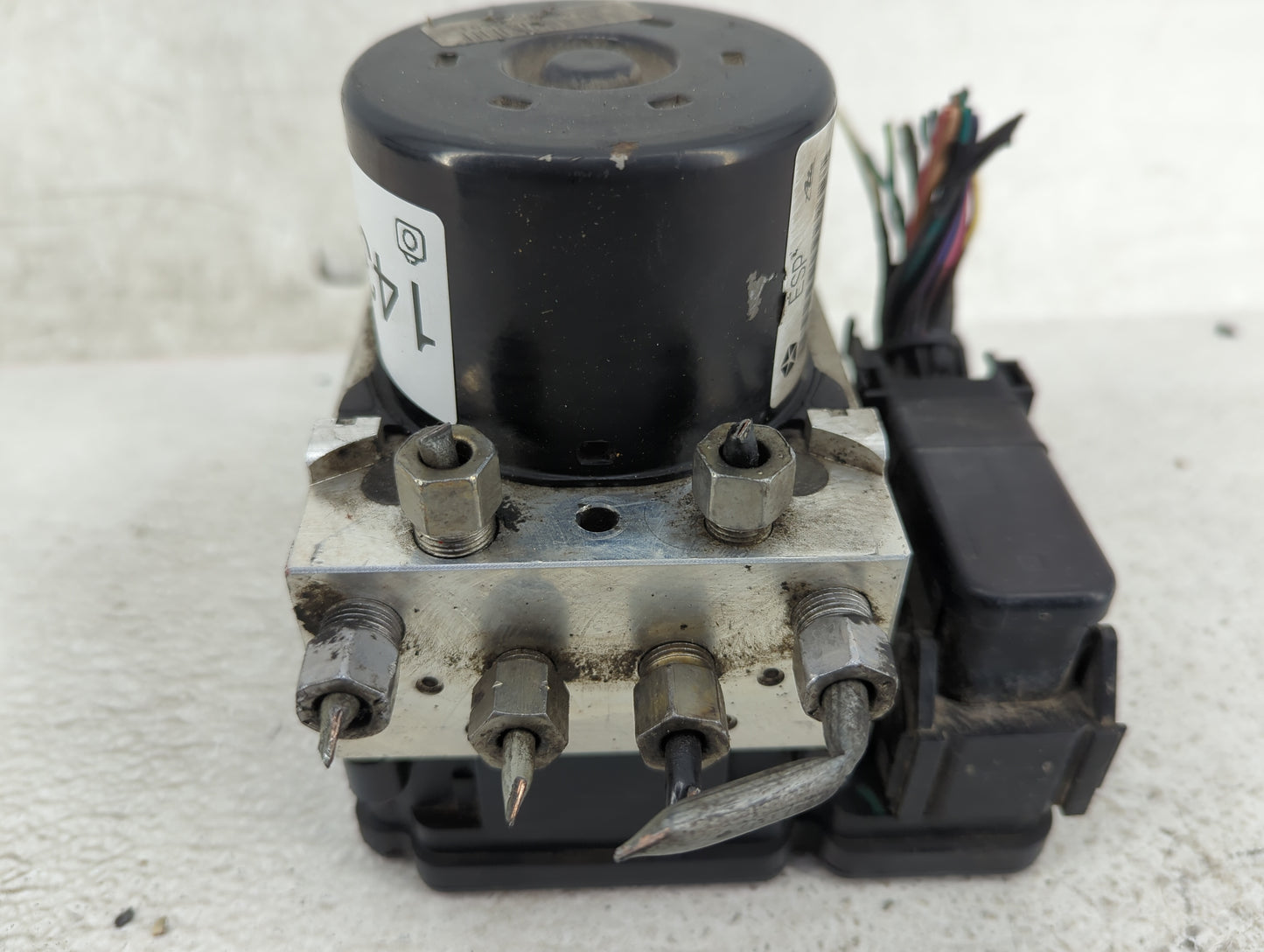 2009-2010 Chrysler 300 ABS Pump Control Module Replacement P/N:P04779700AC Fits Fits 2008 2009 2010 OEM Used Auto Parts - Oe