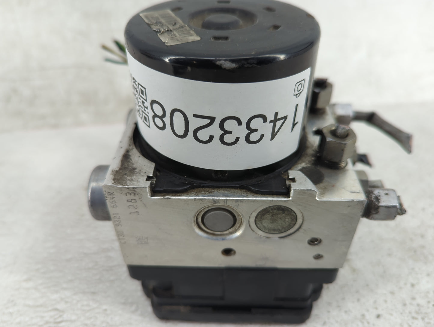 2009-2010 Chrysler 300 ABS Pump Control Module Replacement P/N:P04779700AC Fits Fits 2008 2009 2010 OEM Used Auto Parts - Oe