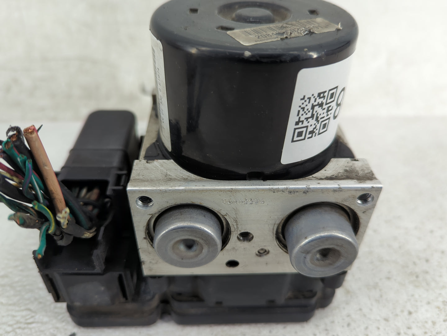 2009-2010 Chrysler 300 ABS Pump Control Module Replacement P/N:P04779700AC Fits Fits 2008 2009 2010 OEM Used Auto Parts - Oe