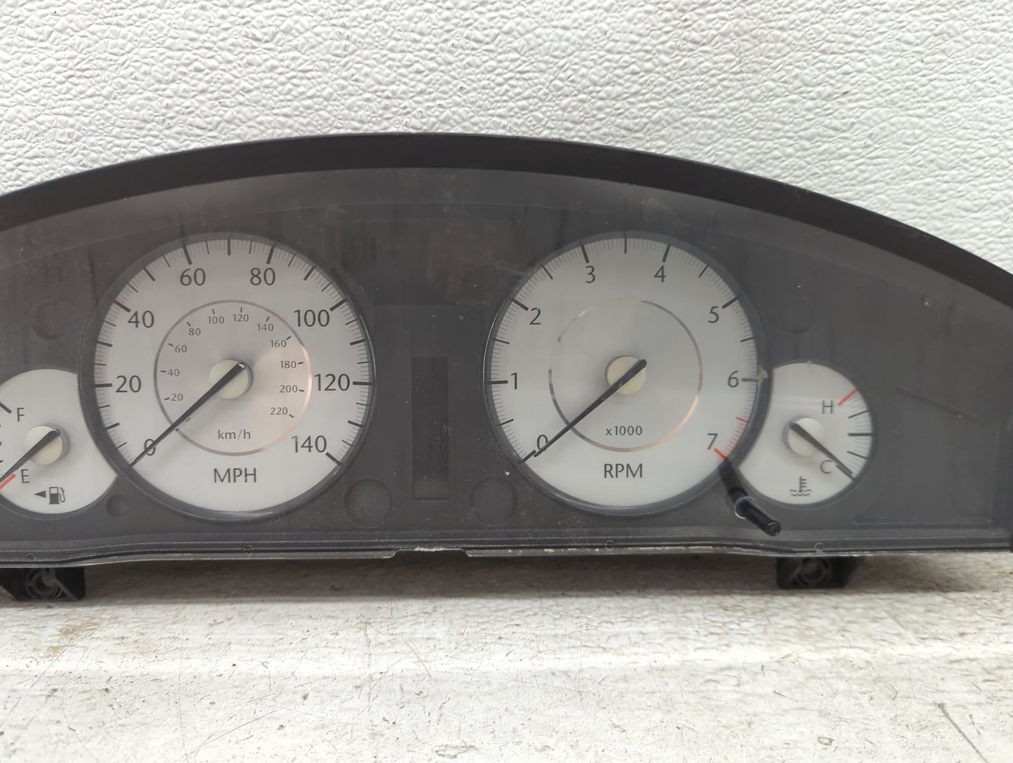 2009-2009 Chrysler 300 Speedometer Instrument Cluster Gauges P05172880ag - Oemusedautoparts1.com