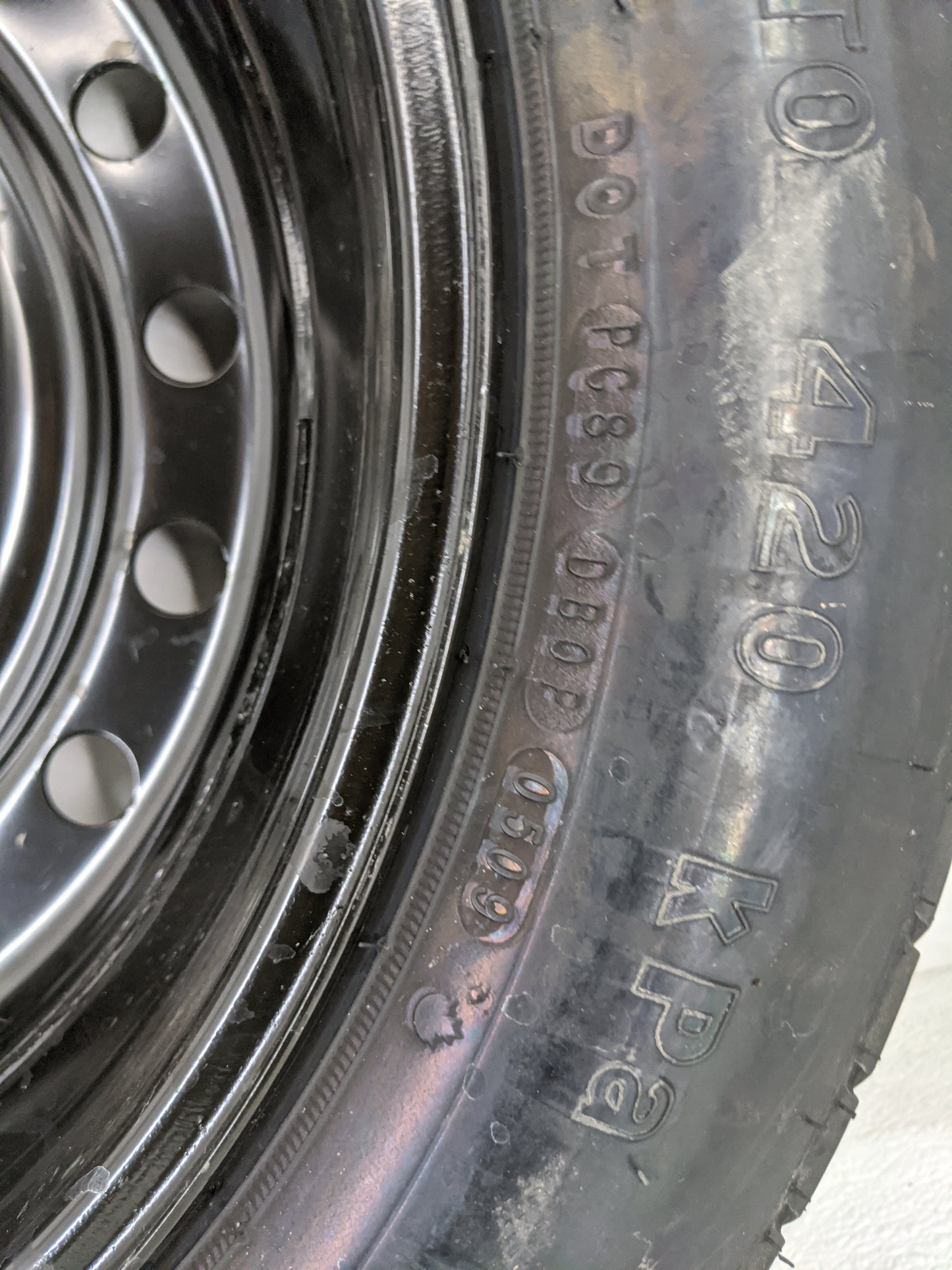 2009 Chrysler 300 Spare Donut Tire Wheel Rim Oem - Oemusedautoparts1.com