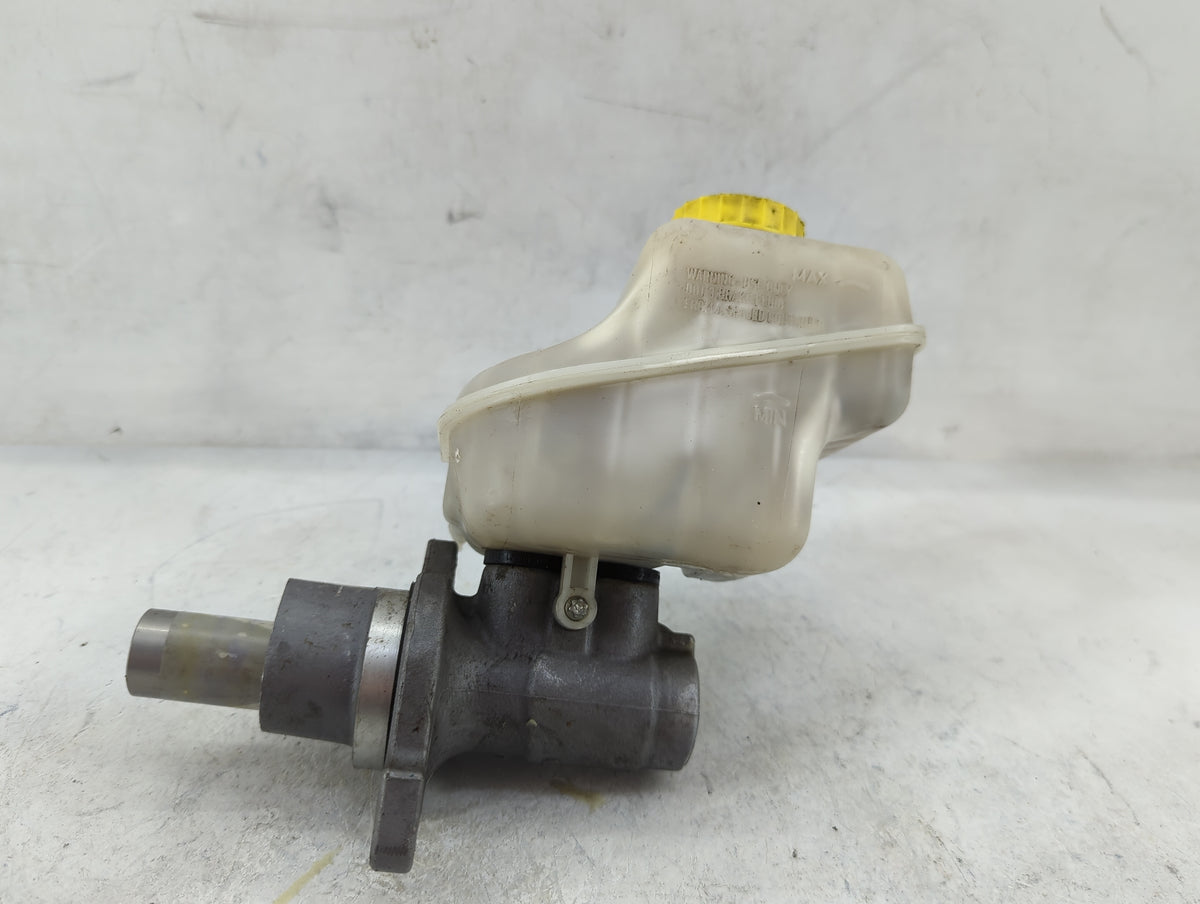 2009-2022 Chrysler 300 Brake Master Cylinder 1498861 - Oemusedautoparts1.com