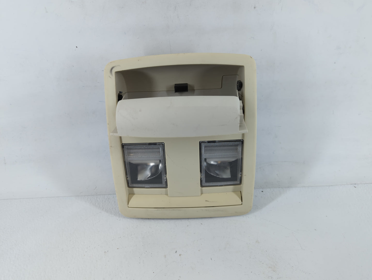 2009 Chrysler 300 Overhead Roof Console - Oemusedautoparts1.com