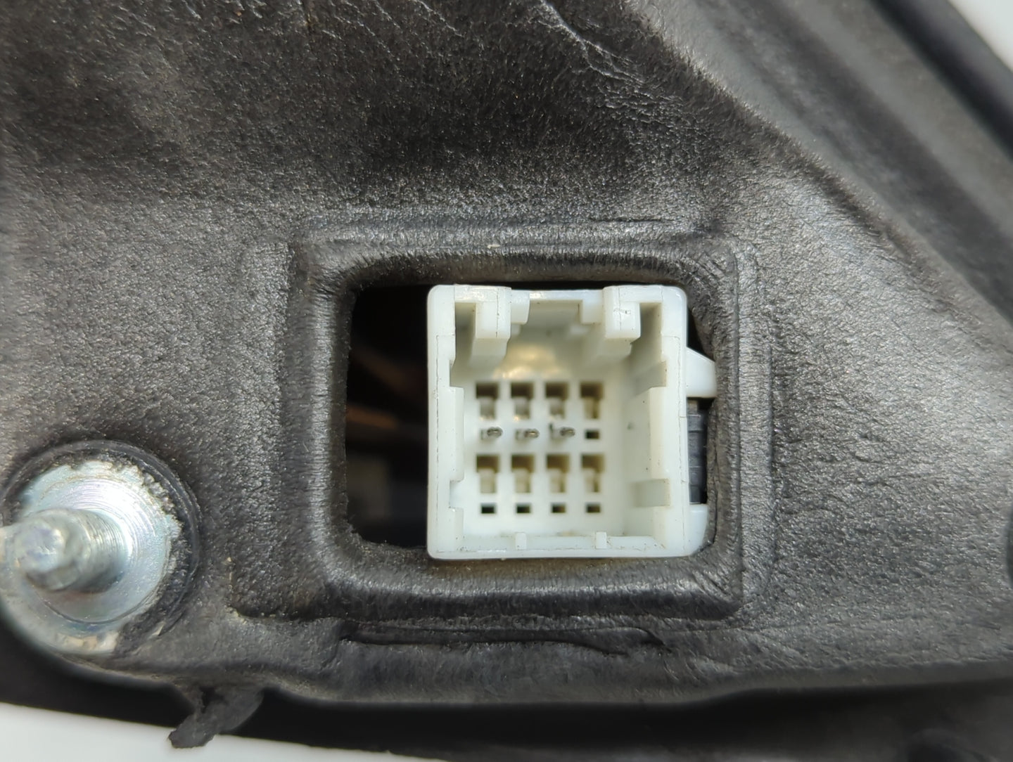2005-2010 Chrysler 300 Driver Left Side View Manual Door Mirror Black - Oemusedautoparts1.com