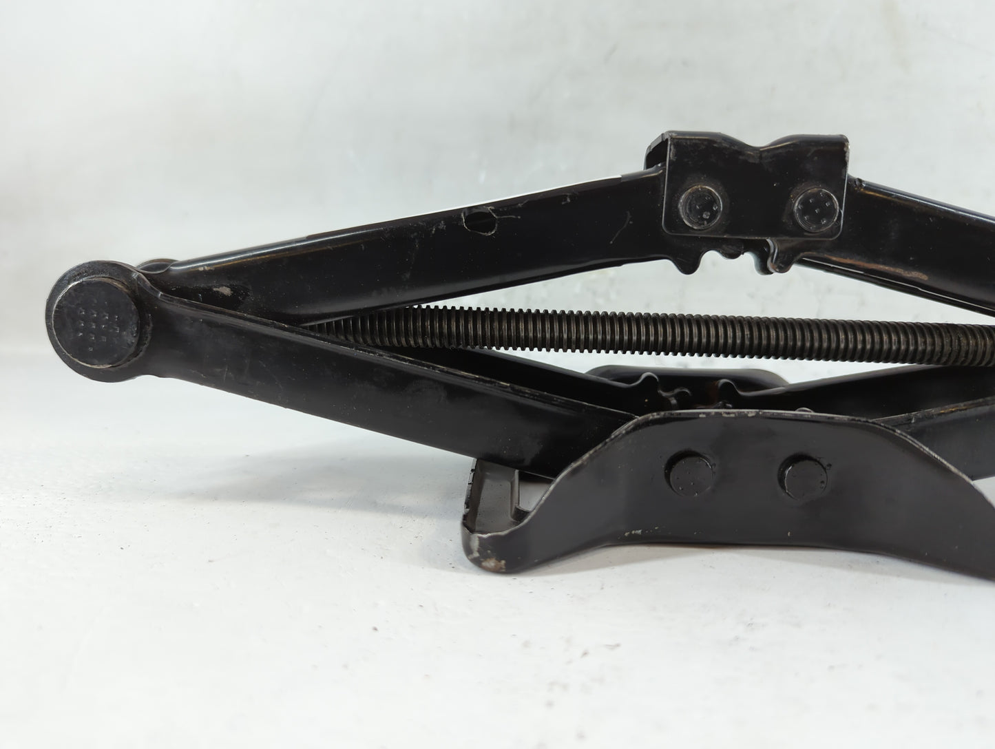 2009 Chrysler 300 Spare Scissor Car Jack - Oemusedautoparts1.com