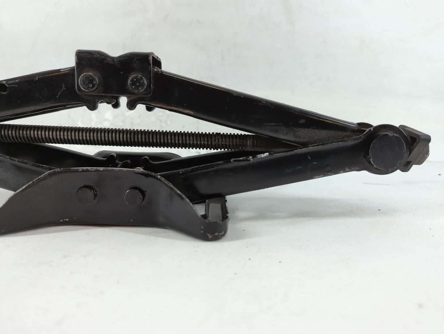 2009 Chrysler 300 Spare Scissor Car Jack - Oemusedautoparts1.com