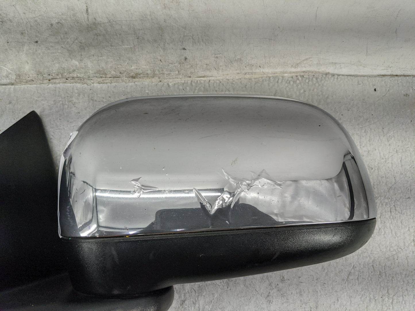 2007-2009 Chrysler Aspen Driver Side View Mirror - Left Door Mirror OEM Used - Oemusedautoparts1.com