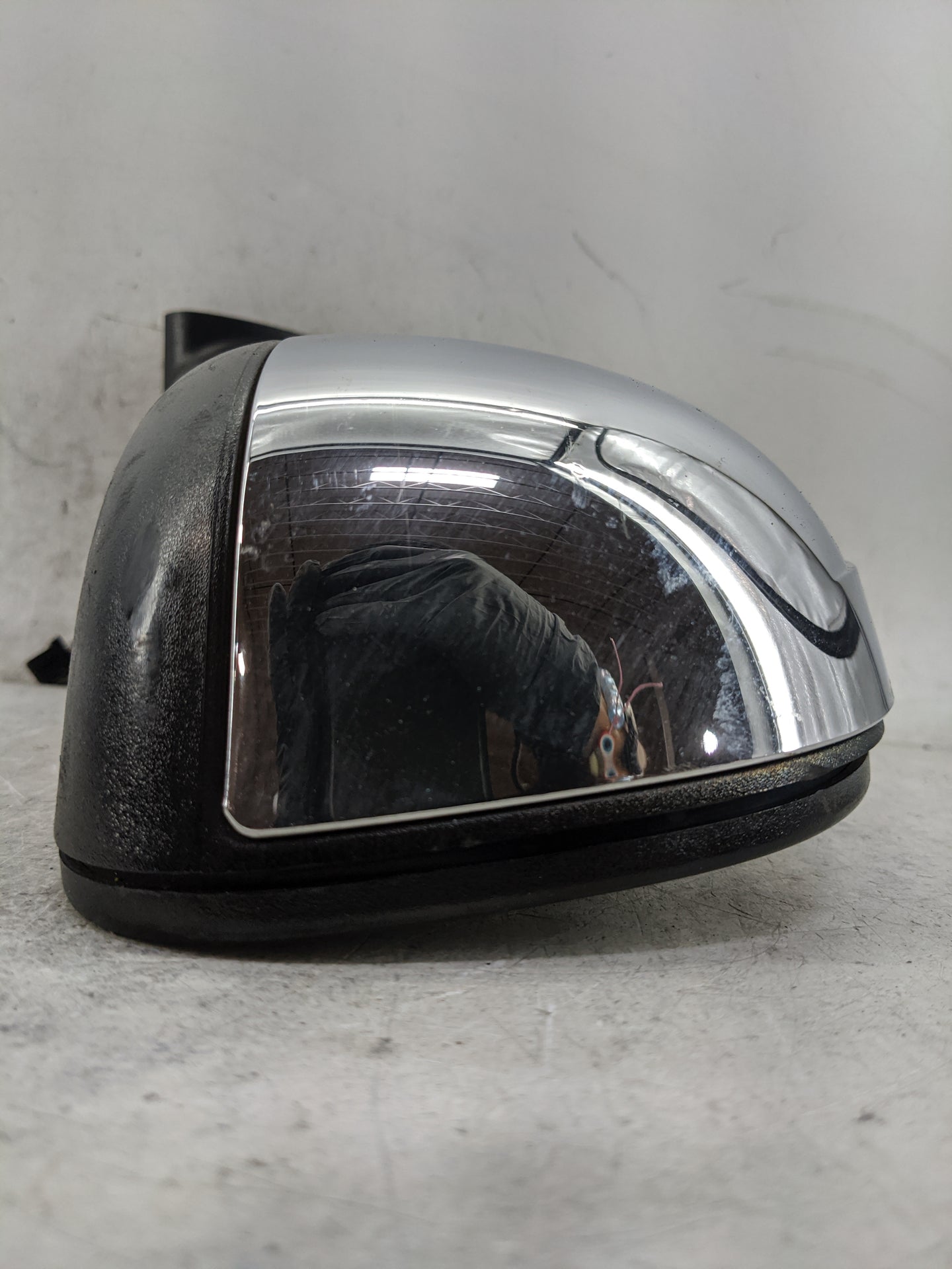2007-2009 Chrysler Aspen Driver Side View Mirror - Left Door Mirror OEM Used - Oemusedautoparts1.com