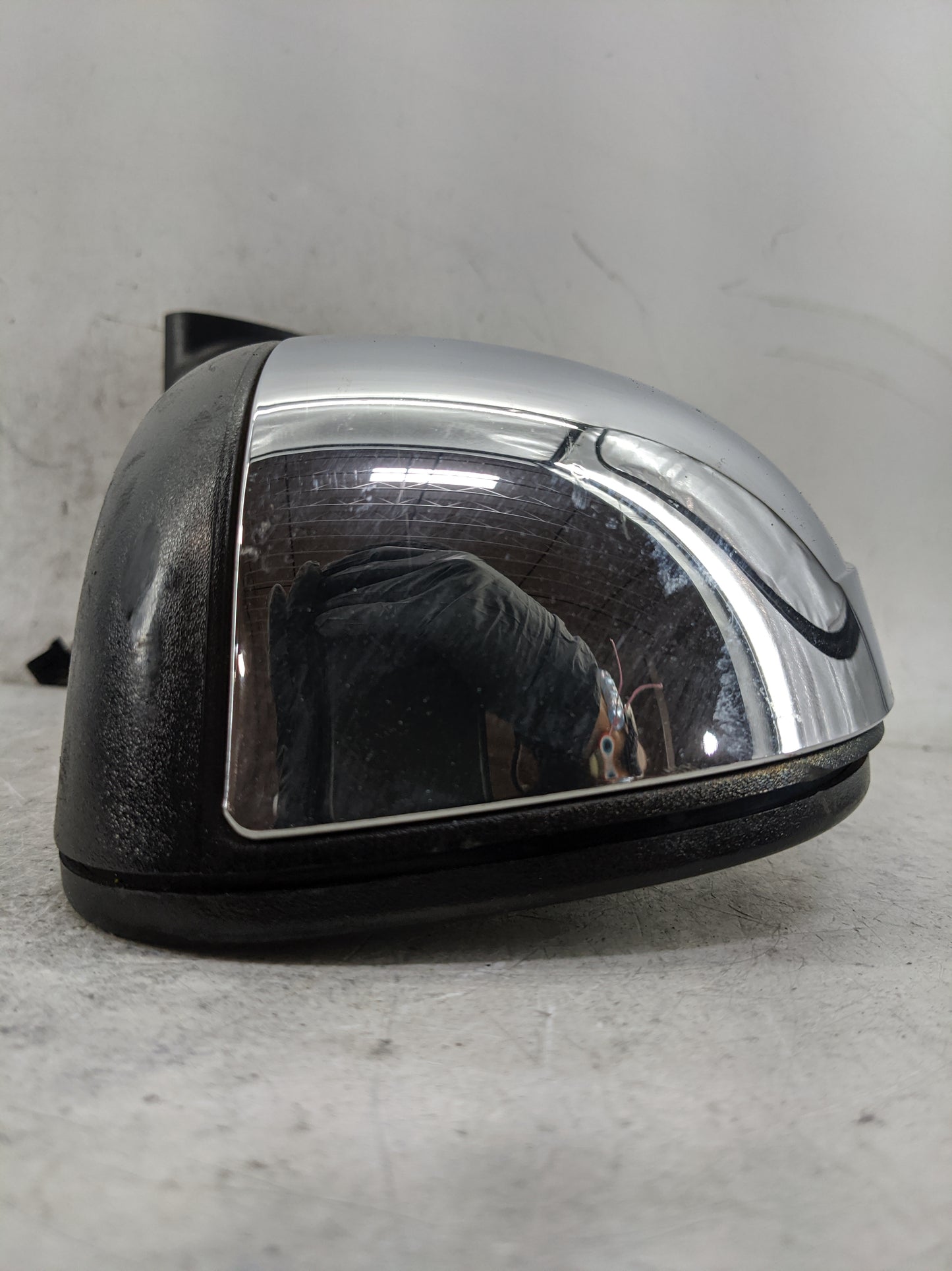 2007-2009 Chrysler Aspen Driver Side View Mirror - Left Door Mirror OEM Used - Oemusedautoparts1.com