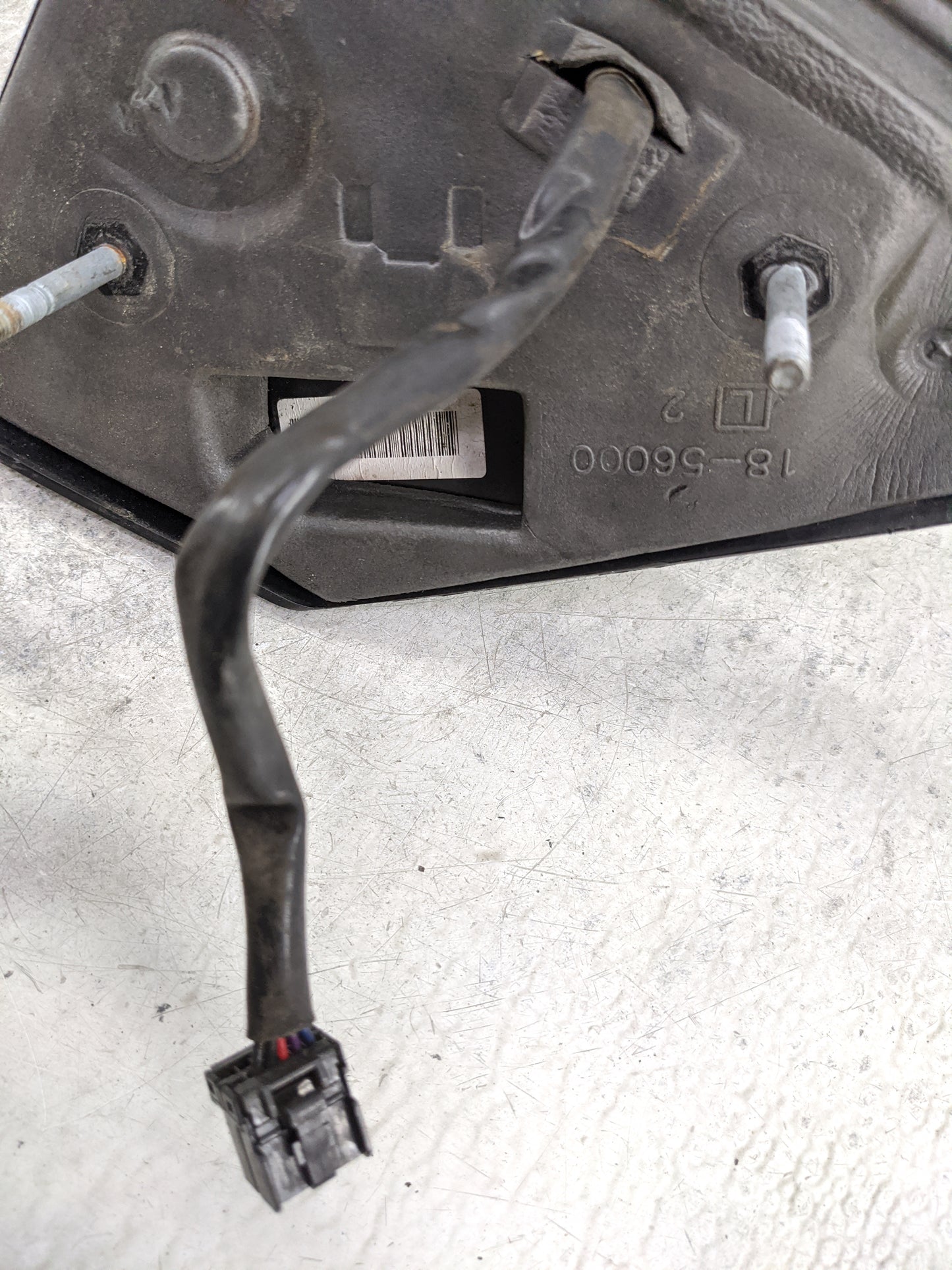 2007-2009 Chrysler Aspen Driver Side View Mirror - Left Door Mirror OEM Used - Oemusedautoparts1.com