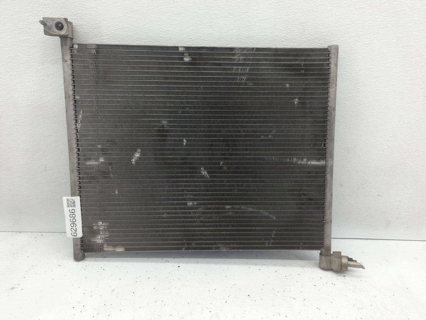 2009-2009 Chrysler Aspen Engine Cooling Radiator Condenser Black - Oemusedautoparts1.com