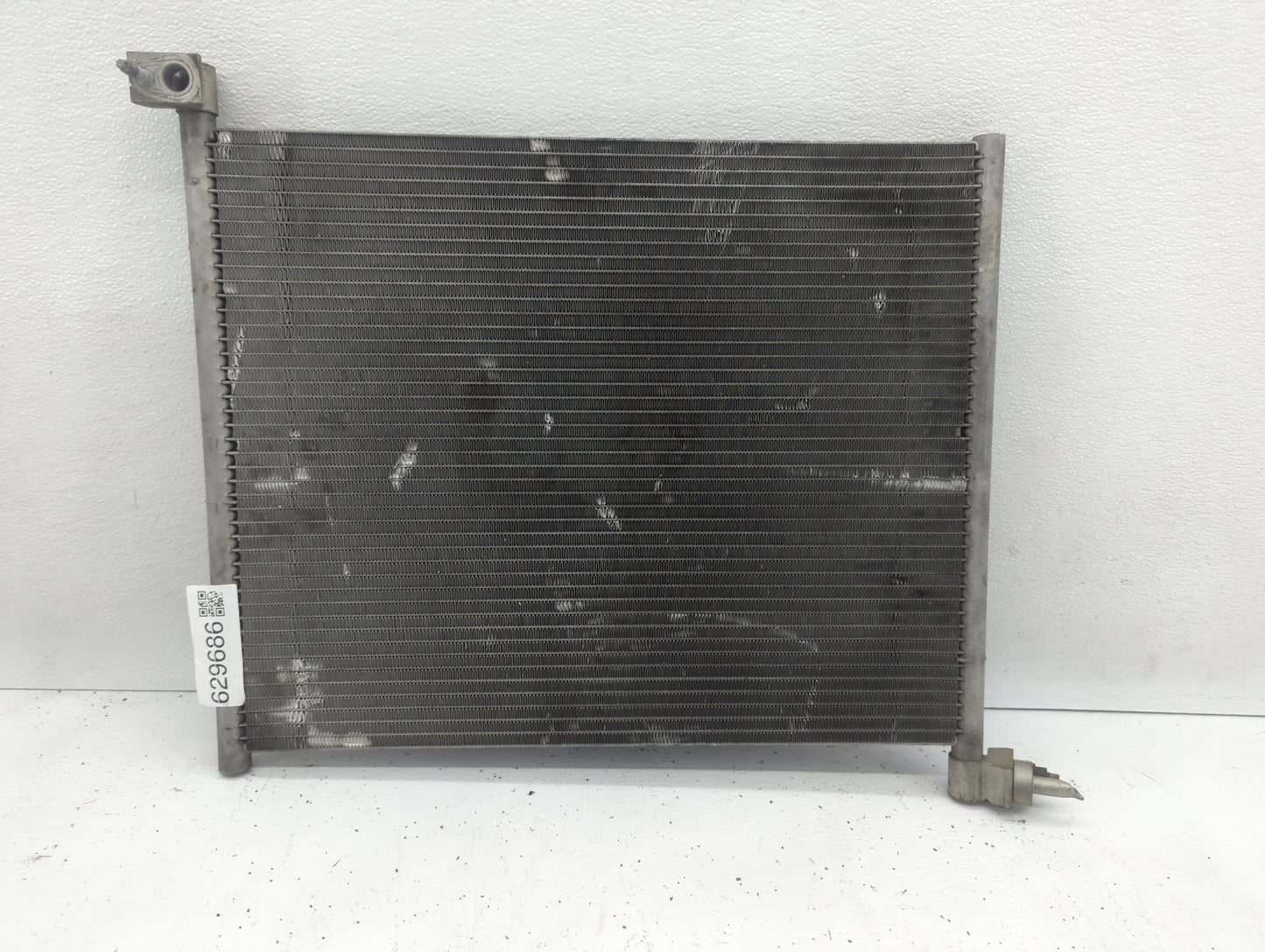 2009-2009 Chrysler Aspen Engine Cooling Radiator Condenser Black - Oemusedautoparts1.com