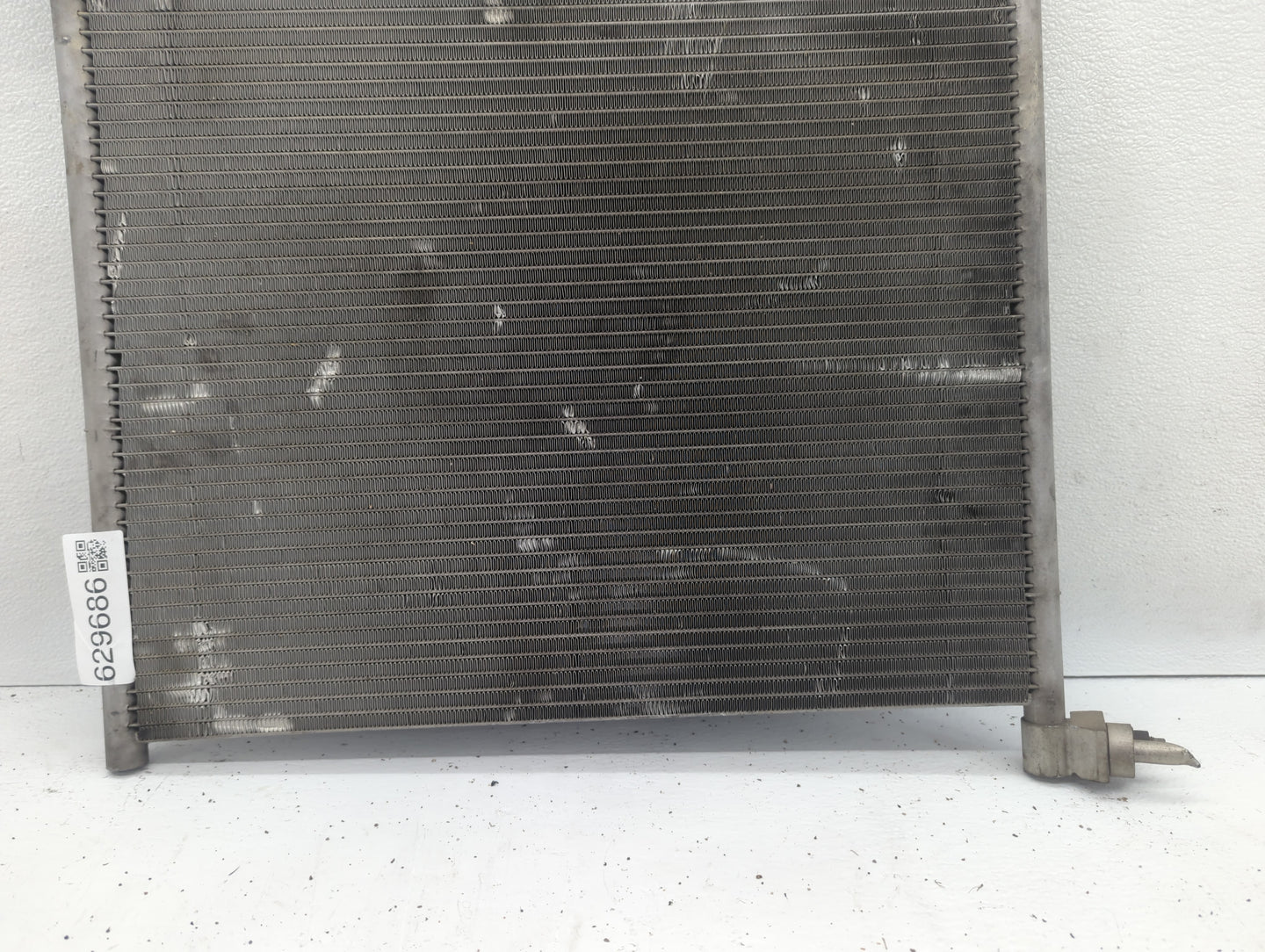 2009-2009 Chrysler Aspen Engine Cooling Radiator Condenser Black - Oemusedautoparts1.com