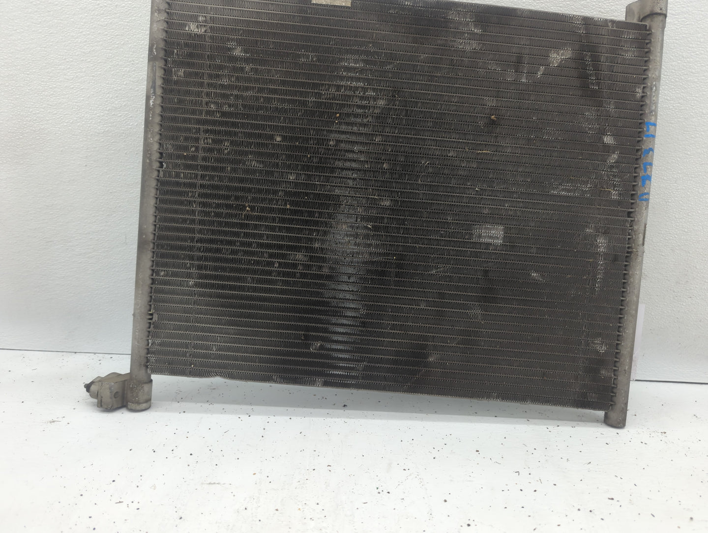 2009-2009 Chrysler Aspen Engine Cooling Radiator Condenser Black - Oemusedautoparts1.com
