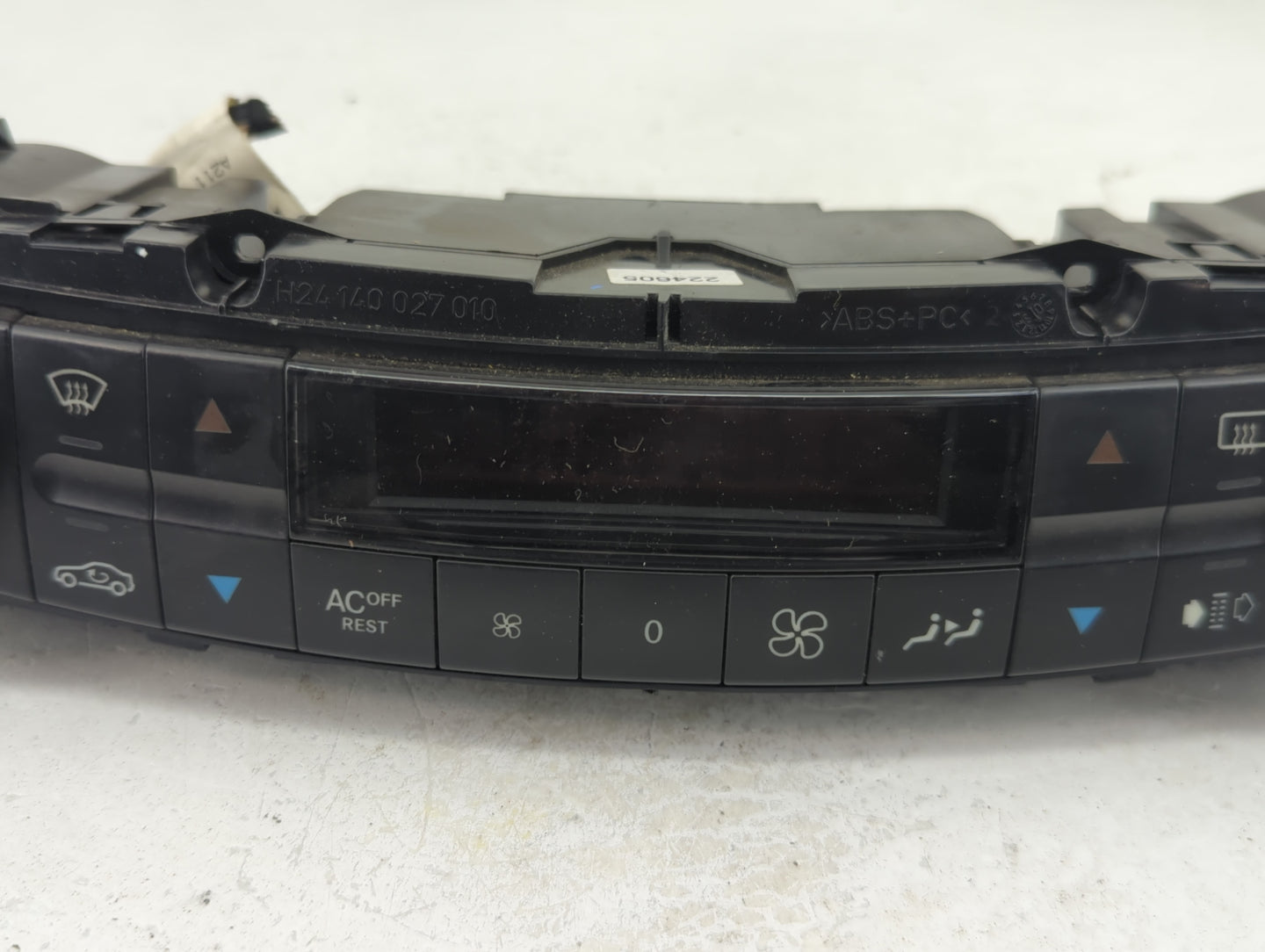2009 Chrysler E Class Climate Control Module Temperature AC/Heater Replacement P/N:2118203615 Fits OEM Used Auto Parts - Oem