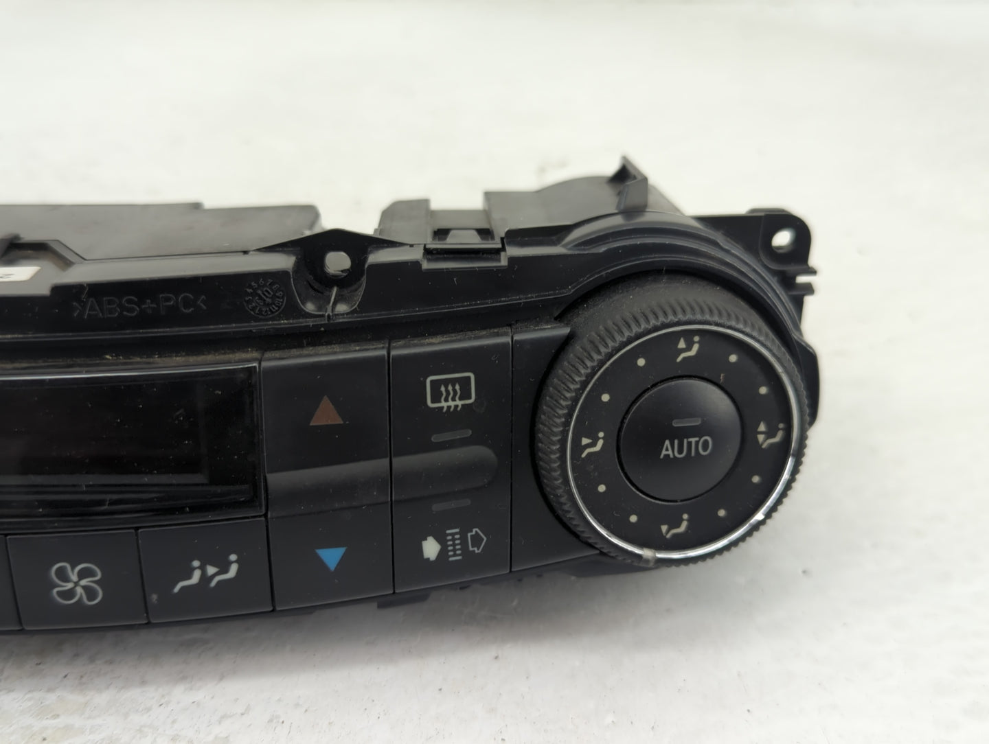 2009 Chrysler E Class Climate Control Module Temperature AC/Heater Replacement P/N:2118203615 Fits OEM Used Auto Parts - Oem