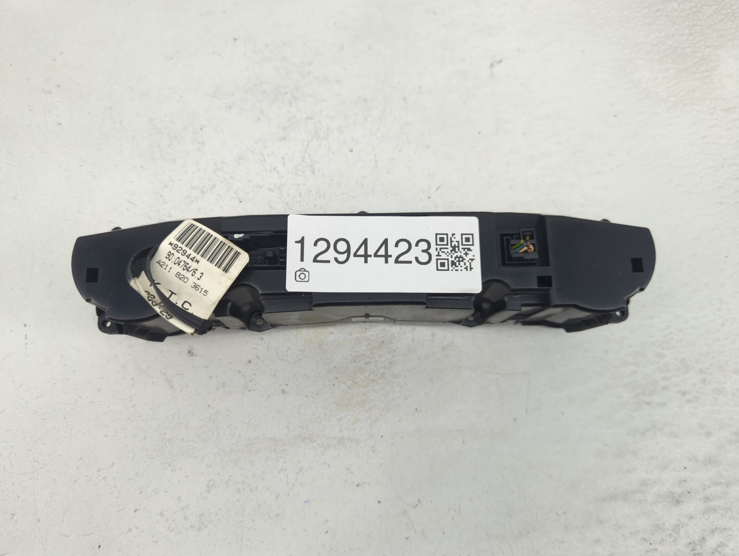 2009 Chrysler E Class Climate Control Module Temperature AC/Heater Replacement P/N:2118203615 Fits OEM Used Auto Parts - Oem