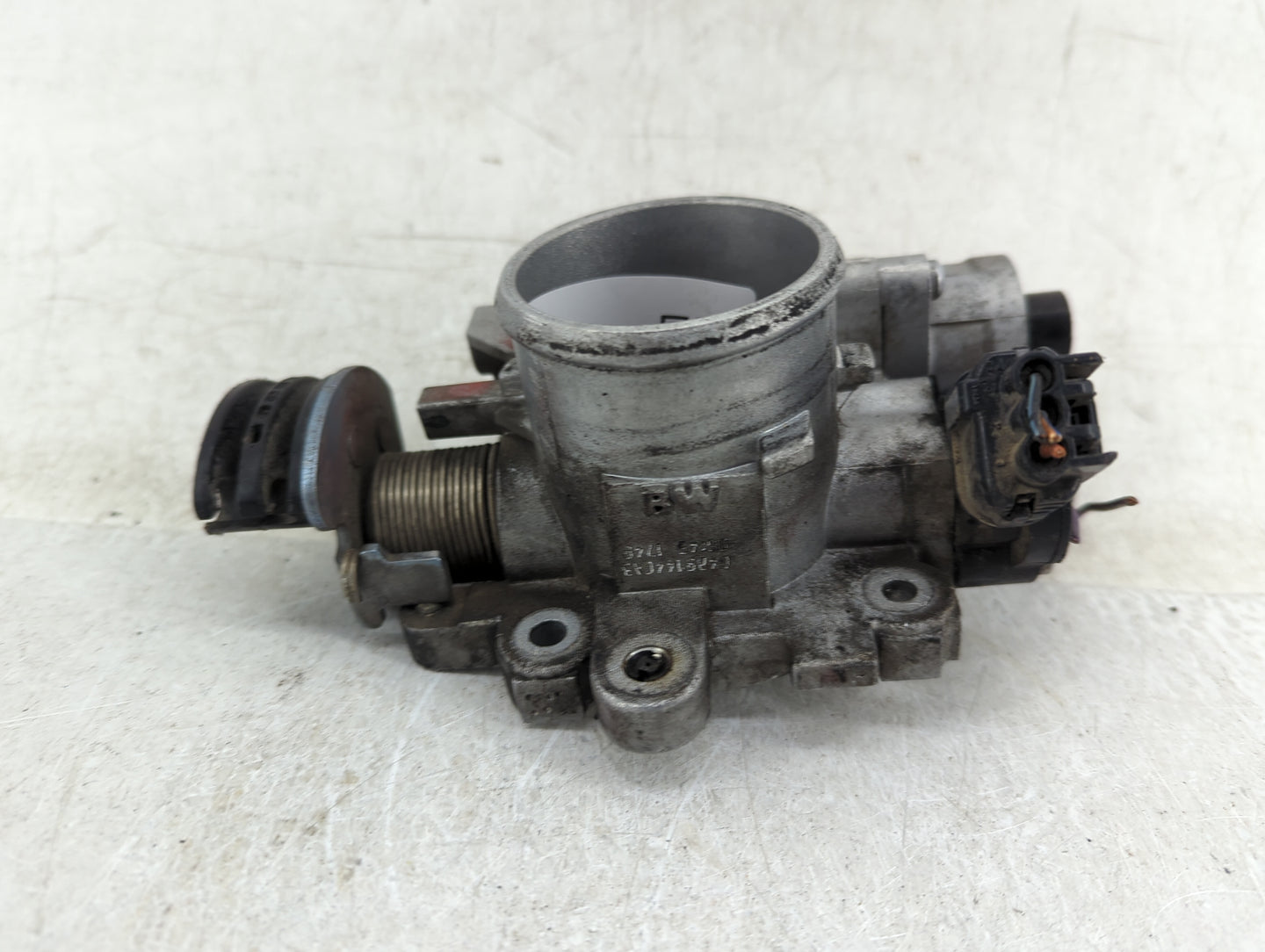 2004-2010 Chrysler Pt Cruiser Throttle Body Fits Fits 2004 2005 2006 2007 2008 2009 2010 OEM Used Auto Parts - Oemusedautopa
