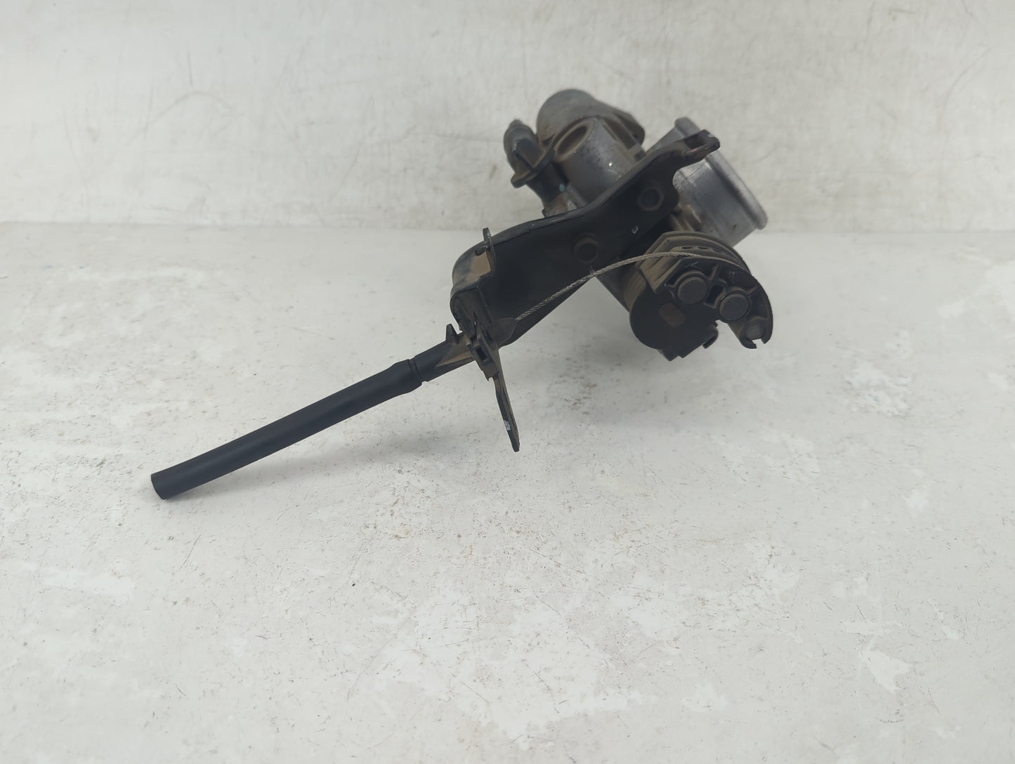 2004-2010 Chrysler Pt Cruiser Throttle Body P/N:04891440AB Fits Fits 2004 2005 2006 2007 2008 2009 2010 OEM Used Auto Parts 