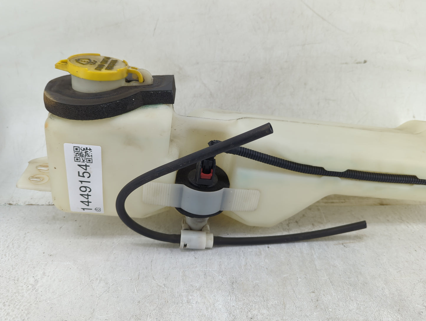 2009 Chrysler Pt Cruiser Radiator Coolant Overflow Expansion Tank Bottle - Oemusedautoparts1.com