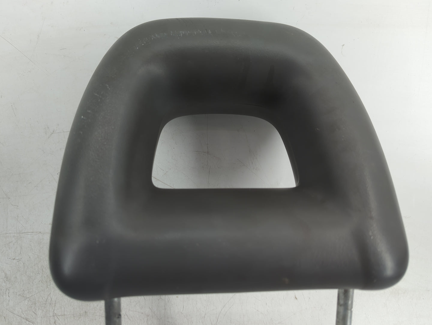 2007-2010 Chrysler Pt Cruiser Headrest Head Rest Front Driver Seat Black - Oemusedautoparts1.com
