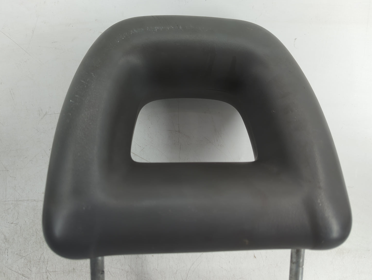 2007-2010 Chrysler Pt Cruiser Headrest Head Rest Front Driver Seat Black - Oemusedautoparts1.com