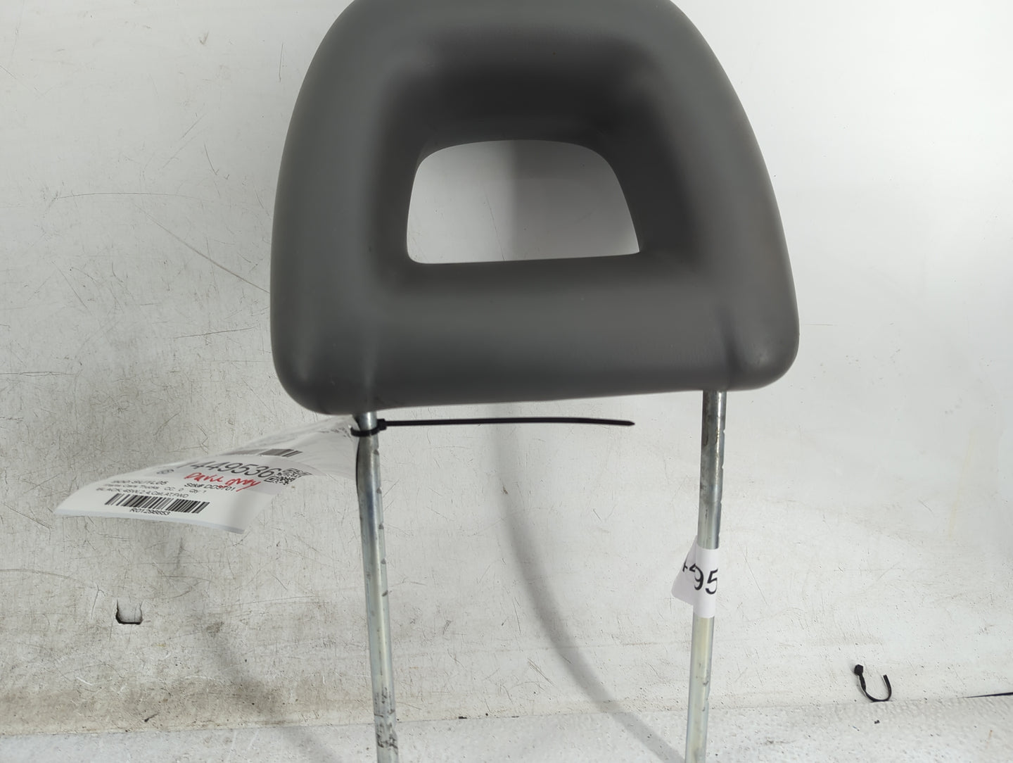 2007-2010 Chrysler Pt Cruiser Headrest Head Rest Front Driver Seat Black - Oemusedautoparts1.com