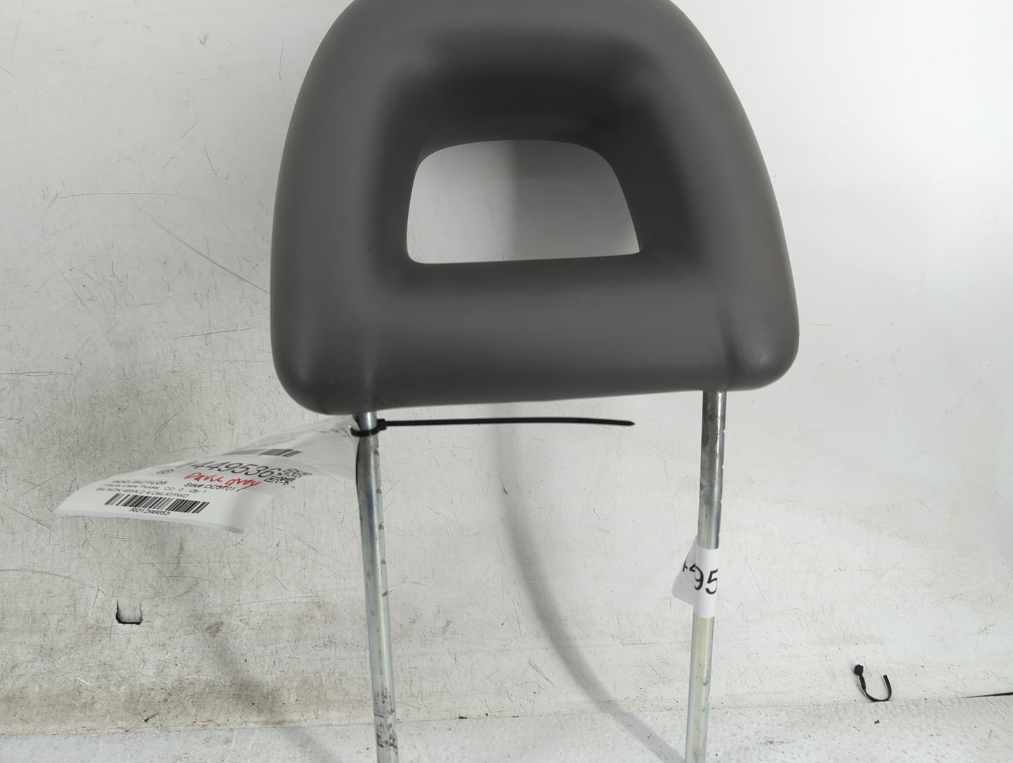 2007-2010 Chrysler Pt Cruiser Headrest Head Rest Front Driver Seat Black - Oemusedautoparts1.com
