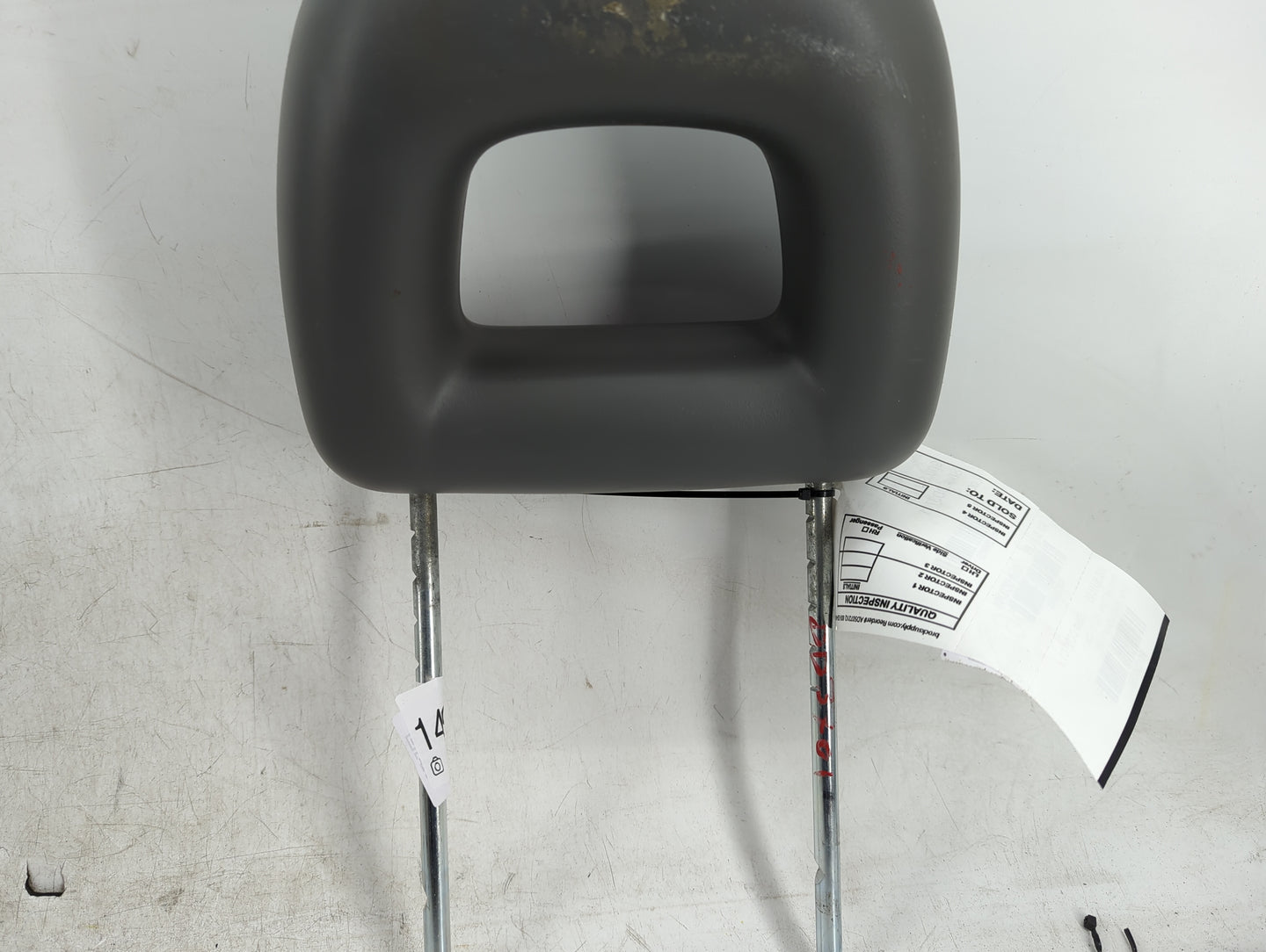 2007-2010 Chrysler Pt Cruiser Headrest Head Rest Front Driver Seat Black - Oemusedautoparts1.com
