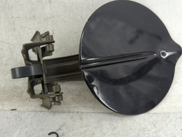 2009 Chrysler Pt Cruiser Fuel Tank Door Lid Gas Tank Black - Oemusedautoparts1.com