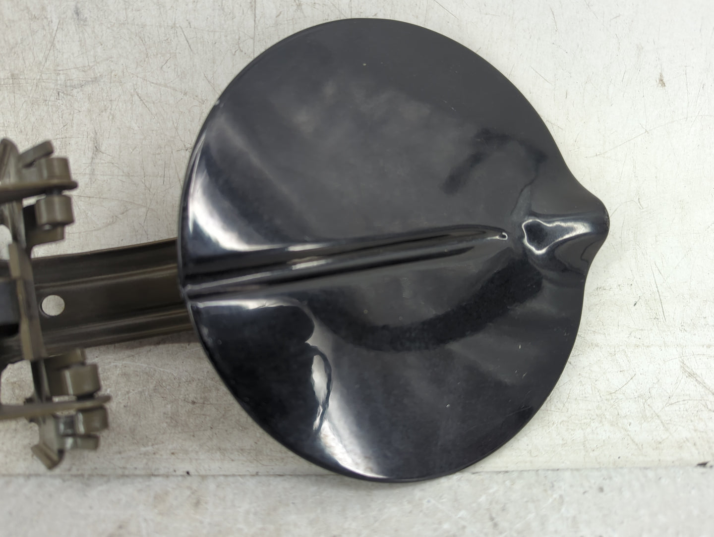 2009 Chrysler Pt Cruiser Fuel Tank Door Lid Gas Tank Black - Oemusedautoparts1.com